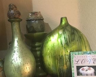 These things are green. 
Do you like green? 
Buy these things!