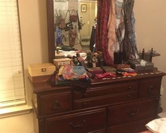 Really nice dresser with mirror
