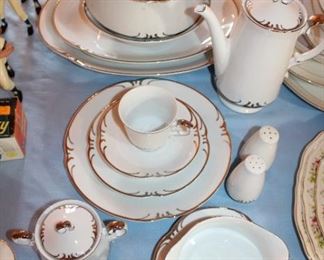 STYLE HOUSE CHINA SET (MORE IN BOXES)
