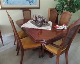 Midcentury Dining Table with 6 Chairs and 2 Leaves
