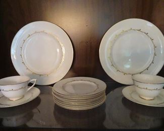 England - Royal Doulton - Rondo China - Set of 12