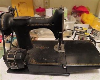 Portable Singer Sewing Machine
