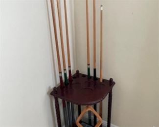 Billiards Cue Rack w/ 6 Cues 