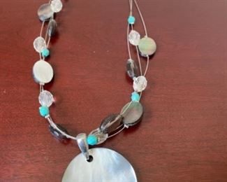 Costume Assorted Bead Necklace w/Pendant 