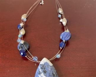 Costume Blue Necklace w/Pendant