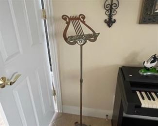 Lyre Sheet Stand