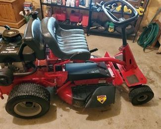 Older Snapper Mower,  unfortunately unable to get this one to start. 
