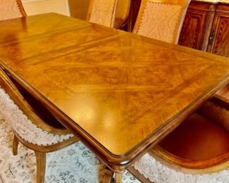 Ernest Hemingway Collection Dining Room Table Set by Thomasville. Castillian Double Pedestal Table with 8 Marceliano Chairs. $5,500