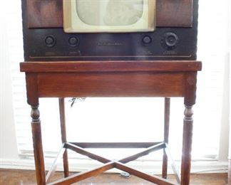 Vintage 1940s RCA Victor Televsion