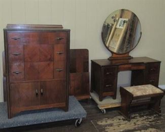 4 Piece Deco Style Bedroom Set