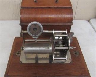 Oak Cylinder Victrola