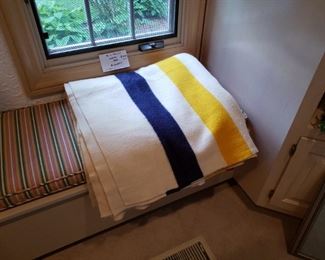 Hudson's Bay 8 point wool blanket