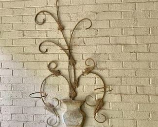 Vintage wall mounted plant/pot holder