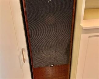 Pair of Canton CT2000 Tower speakers. Piano gloss mahogany cabinets.
