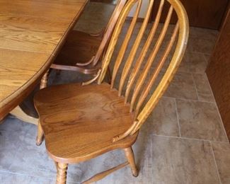 Captain chairs and regular chairs (4)