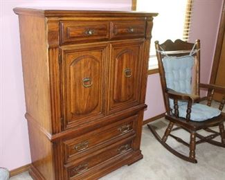 Gentleman's chest