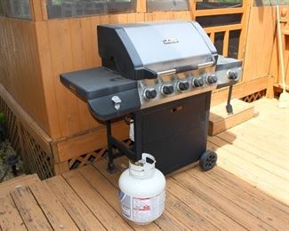Gas grill with extra tank
