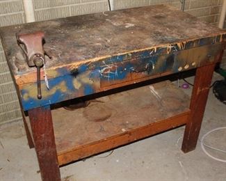 Work bench comes with vise