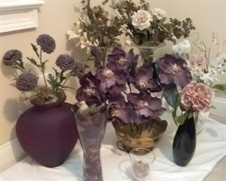 Vases and Dried Flowers Arrangements