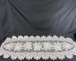 Rose Bud Lace Table Runner