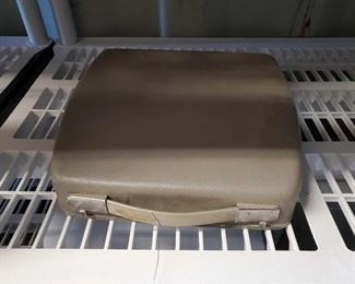 4084
Addler Typewriter
Addler Typewriter