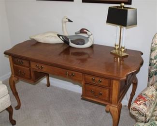 WOOD DESK, DUCK DECOR, LAMP
