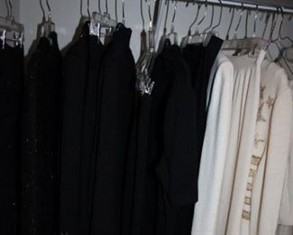 ST. JOHN KNITS SIZE 4