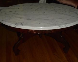 Oval coffee table w/marble top