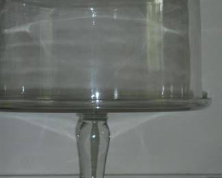 Pedestal glass cake plate w/lid