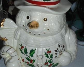 White snowman Christmas cookie jar