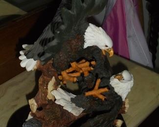 Porcelain figurine of 2 eagles