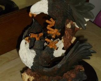 Porcelain figurine of 2 eagles