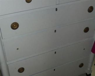 6 drawer white chest