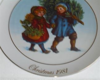 1 edition 1981 Avon  Christmas Memories  Sharing the Christmas Spirit