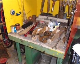 WELDING BOOTH TOOLS NOT INCLUDED