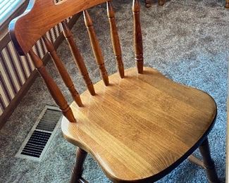 Set of 6 dining room chairs, great condition!