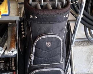 Nike golf bag with Dunlop clubs