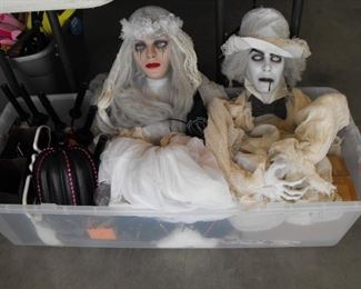 Scare the bejesus out of the neighborhood kids with this pair in your window on Halloween! 