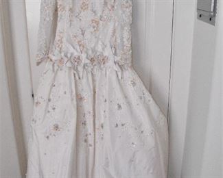 Vintage Arnold Scaasi (1930-2015) pearl studded couture wedding dress w/veil - size 2-4 