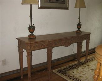 larger console table, lamps