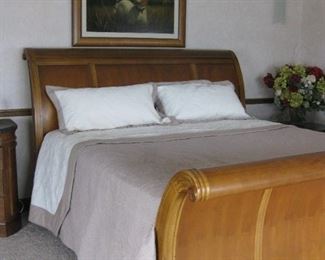 King size sleigh bed