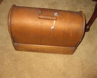 portable Singer sewing machine with footpedal