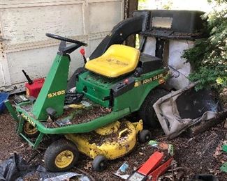 1990 John Deere Ride on mower with bagger and other stuff