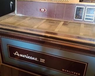 1970s Wurlitzer Americana III Juke Box