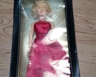 Marilyn Monroe Doll from "How To Marry A Millionaire" new in box  Box has some tears