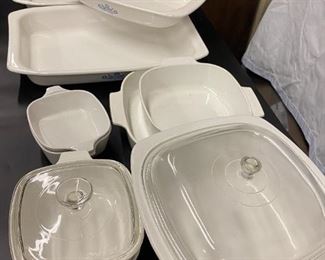 Corningware with blue floral design and 2 lids