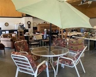Patio Set W/Umbrella