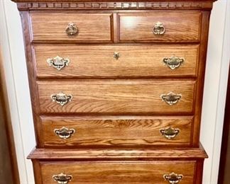 Hunter's Run Kincaid solid wood chest of drawers, dated 1946, "A La-Z-Boy Company"