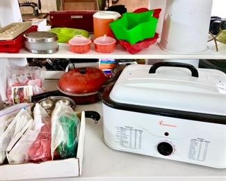 Kitchen items, large electric roaster