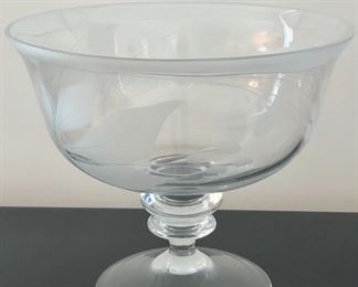 CLEARANCE !  $30.00 NOW, WAS $80.00..................Crystal Coppa with Leaves Graffito By Sandro Barbieri
Treviso, Italy, circa 1982 Signed by the Artist
Diameter of bowl is 9”, total height is 8”
